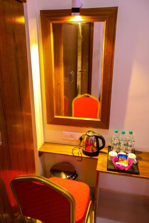 Nitheesh Residency Hotel Káncsipuram Kültér fotó