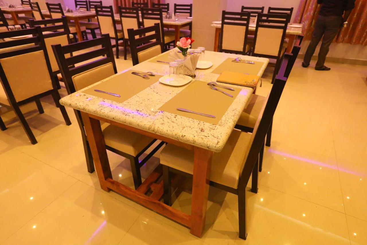 Nitheesh Residency Hotel Káncsipuram Kültér fotó