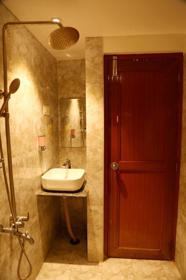 Nitheesh Residency Hotel Káncsipuram Kültér fotó