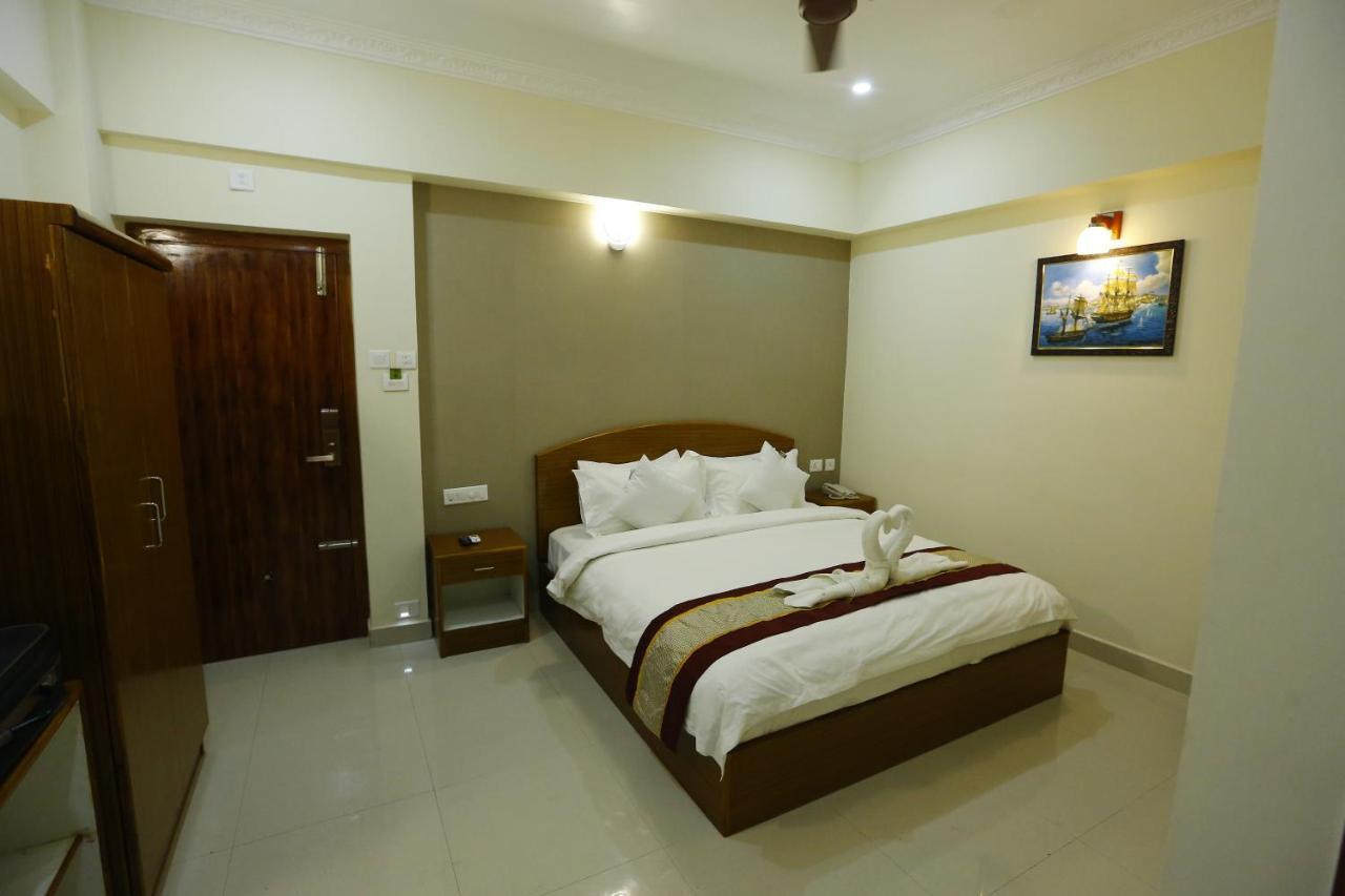 Nitheesh Residency Hotel Káncsipuram Kültér fotó