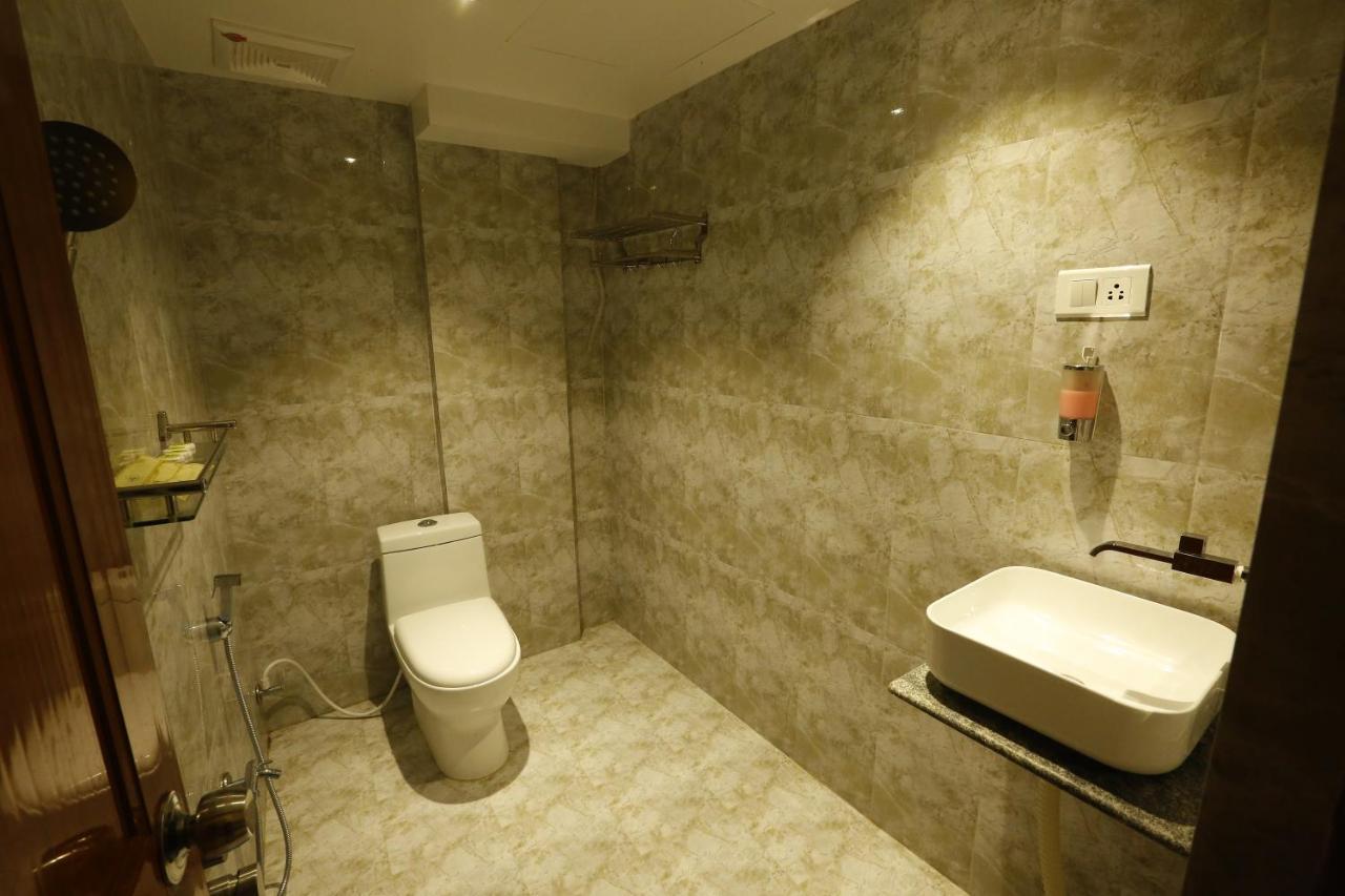 Nitheesh Residency Hotel Káncsipuram Kültér fotó
